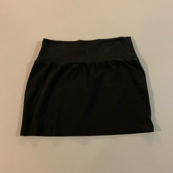 Express black mini skirt - Picture 2 of 4